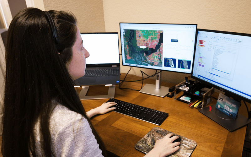 Support Streamline Technologies Inc - Light Background Collection - Ultra HD Quality